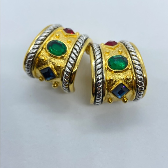 Vintage 80’s NWOT Emerald Sapphire Ruby Rhinestone Gold Tone Clip Earrings - Picture 2 of 8